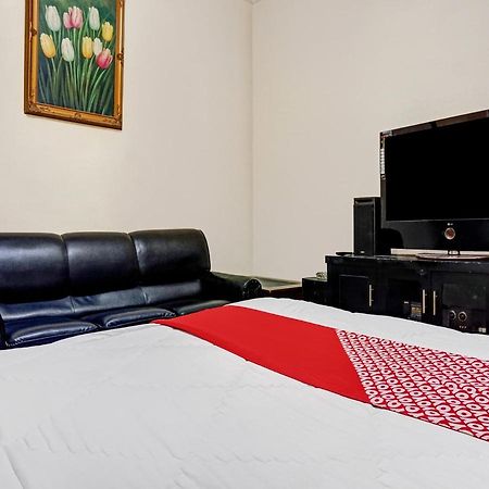 Mencil Oyo 90702 Wisma Tobana Kebayoran מראה חיצוני תמונה