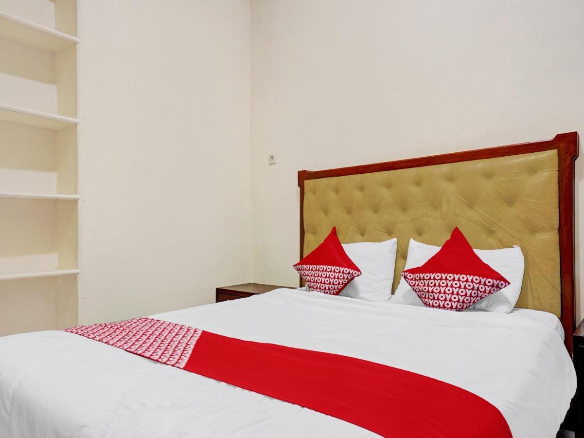 Mencil Oyo 90702 Wisma Tobana Kebayoran מראה חיצוני תמונה