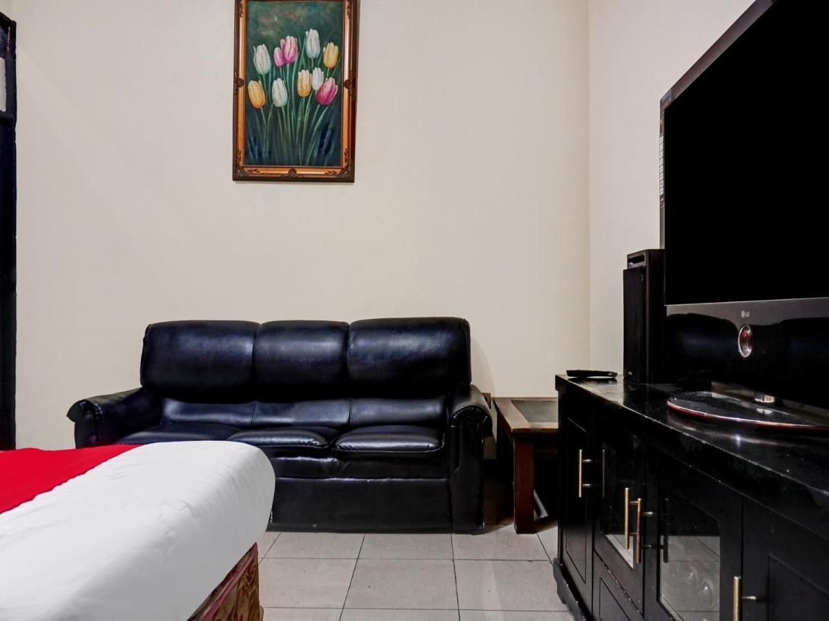 Mencil Oyo 90702 Wisma Tobana Kebayoran מראה חיצוני תמונה